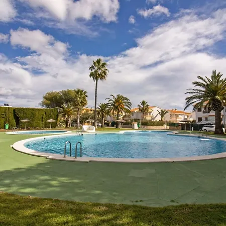 De 3 Con Jardin Y Barbacoa Villa